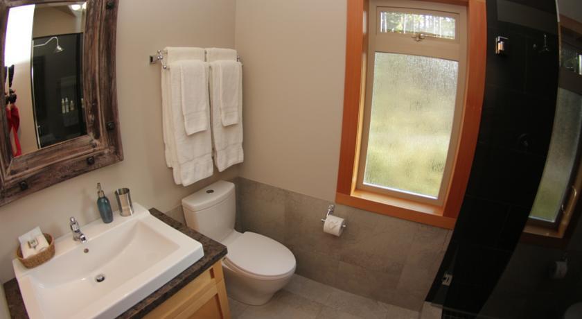 Black Bear Guesthouse Tofino Værelse billede