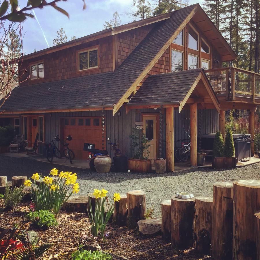 Black Bear Guesthouse Tofino Eksteriør billede