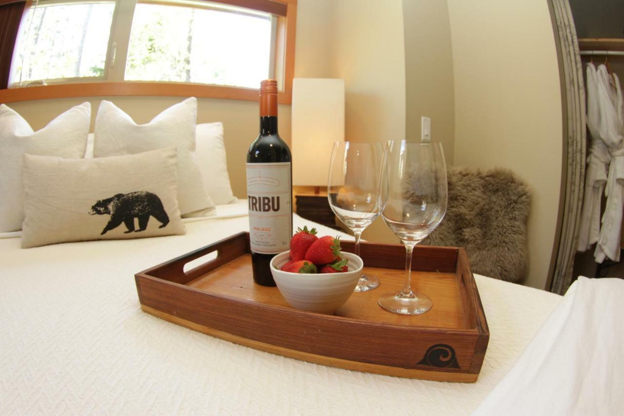 Black Bear Guesthouse Tofino Eksteriør billede
